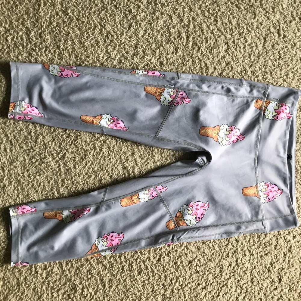 Gray Ice Cream Print Women's Shorts